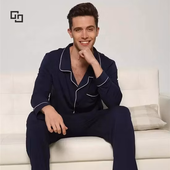 Pigiama da donna in jersey sostenibile con top e pantaloni da notte in bambù organico. Pigiama da donna sostenibile in jersey